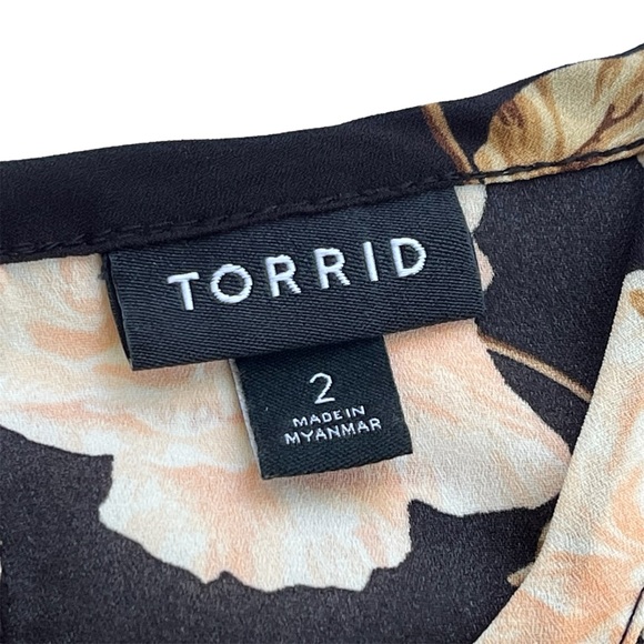 Torrid Black  Halter Tank 2x White Cream Roses Drop Peplum Waist - Picture 3 of 8